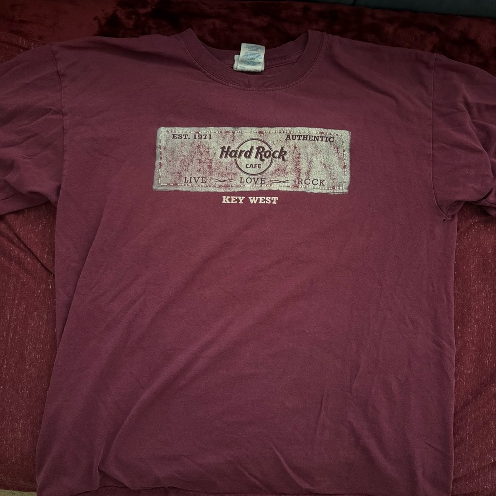 Hard rock tee